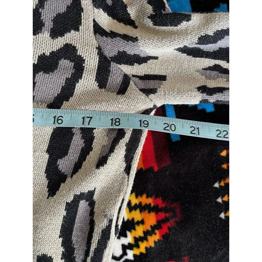 Work‎ Shop Tan/Black Cheetah Knit Sweater Crew Neck Long Sleeve Size Medium